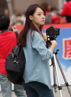 Cô nàng cựu nữ sinh truyền thông Đài Loan từng được nhiều người biết tới sau khi bị chụp lén khi tác nghiệp trong một buổi lễ nhân Quốc khánh Trung Quốc 10/10.