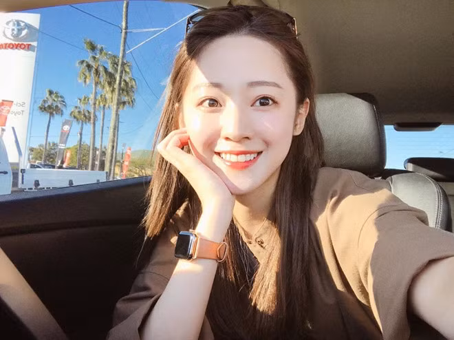 Sau bức ảnh chụp lén, Dabe Chen nhận nhiều lời khen ngợi bởi gương mặt xinh xắn cùng nét biểu cảm trang nhã, khí chất. Sau một đêm, cô trở thành người nổi tiếng.