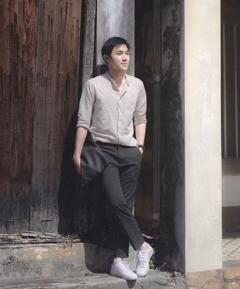 Ngoài khuôn mặt đúng chuẩn mỹ nam Thái cùng làn da 100 điểm thì anh chàng này còn sở hữu chiều cao khủng 1m81 cùng vóc dáng cân đối, hài hoà.