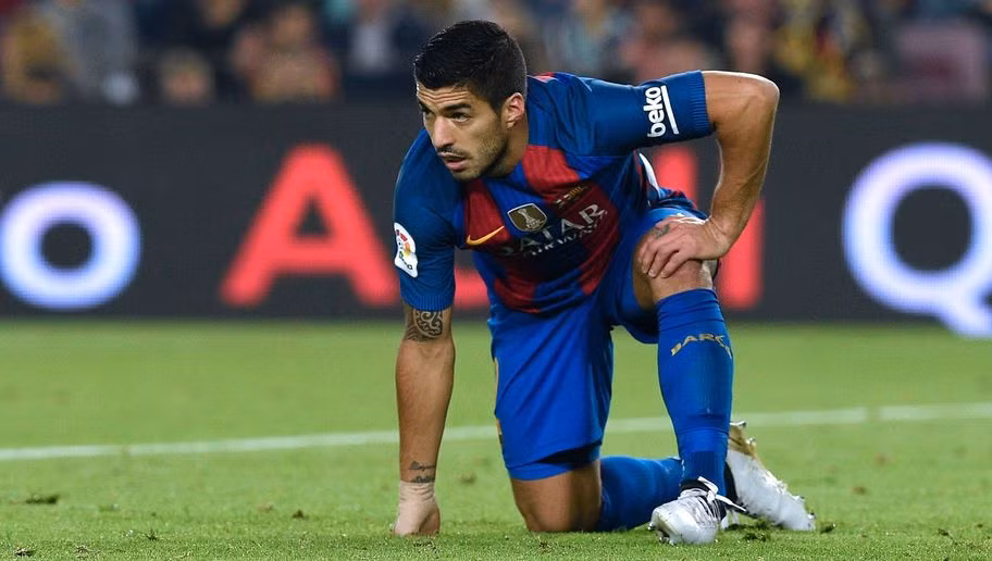 Năm 2014 sau khi đặt chân đến Nou Camp từ Liverpool, Luis Suarez đã ký vào bản hợp đồng có thời hạn 5 năm và mức giải phóng lên tới 160 triệu bảng.