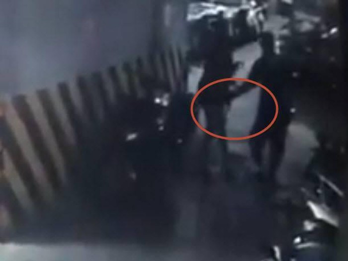 CDM phan no chia se clip sam so co gai trong ham toi chung cu Mipec