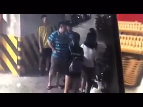 CDM phan no chia se clip sam so co gai trong ham toi chung cu Mipec-Hinh-2