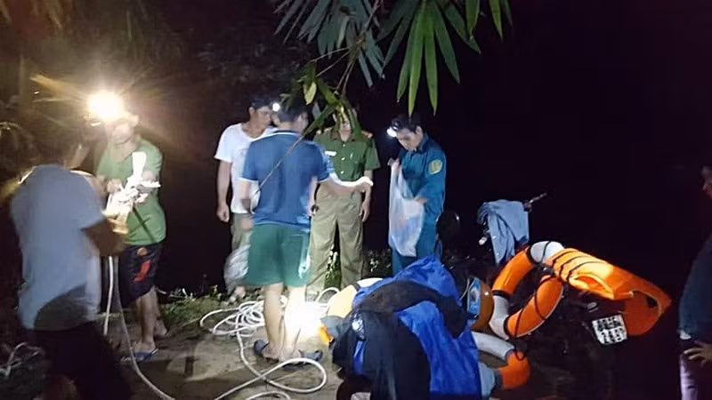 Theo chia sẻ của thành viên nhóm phượt cho biết nạn nhân tên N. và L. trú tại Đồng Nai sau khi xuống hồ Tiên tắm đã mất tích. Đến tối ngày 1/9, lực lượng cứu hộ đã tìm thấy thi thể chị Linh và đưa ra khỏi rừng để về lo hậu sự.