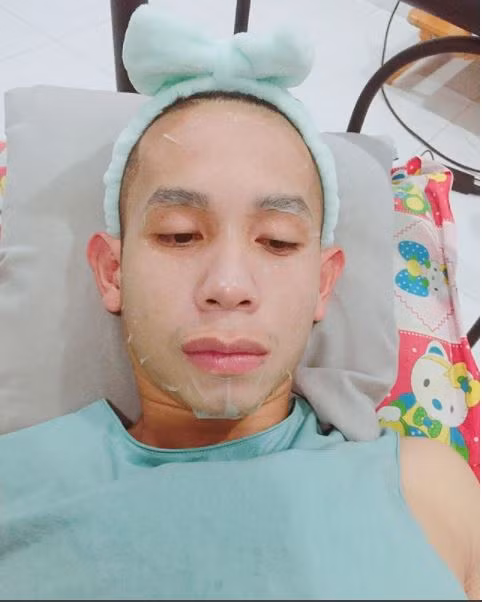 Chính Hồng Duy đô lúc cũng tự đăng tải những bức ảnh mình trải nghiệm sản phẩm để các bạn trẻ cũng như khách hàng tin tưởng những mẫu hàng mà mình phân phối. Ảnh trong bài: Instagram nhân vật.