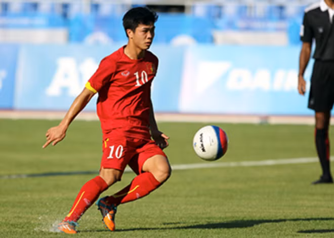 Ngày 16/6/2015, U23 Việt Nam đã thắng U23 Brunei tại vòng bảng SEA Games 28 và tiền đạo Công Phượng cũng đã thực hiện sút 11m bằng kiểu Panenka nhưng cũng đưa bóng trúng xà ngang.