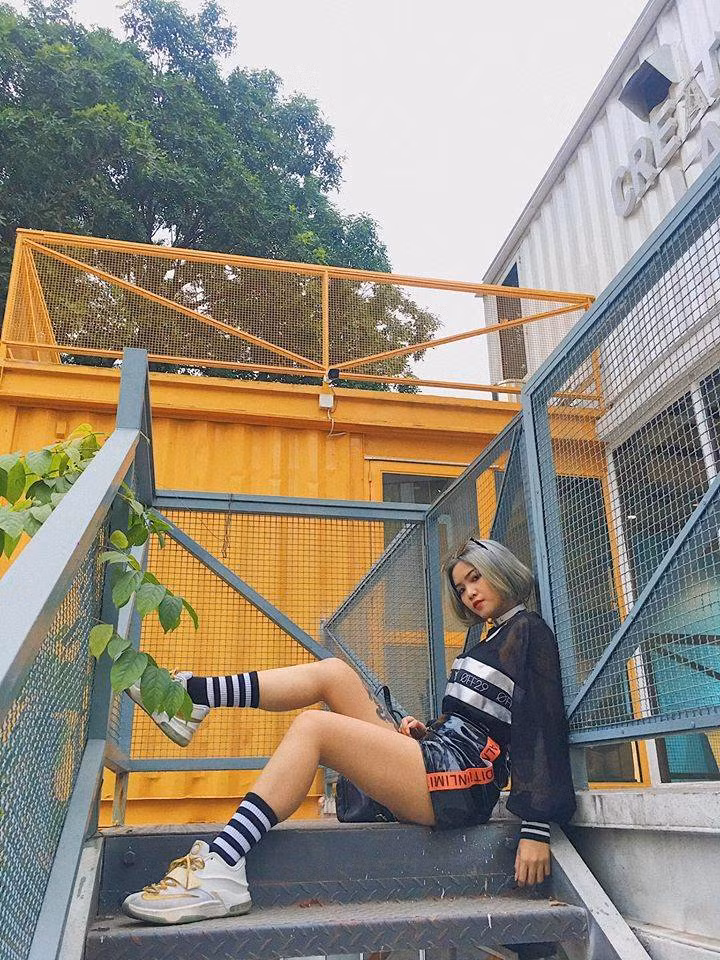 Theo Kiều Vy chia sẻ, công việc hiện tại của cô chủ yếu là làm model. Bên cạnh đó, cô nàng dancer này cũng đang theo đuổi đam mê nhảy, múa, hát.