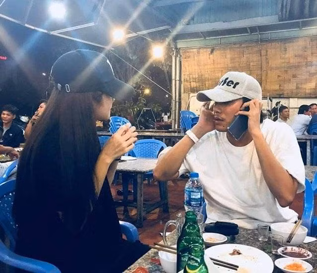 Hiện tại trên MXH, dân mạng vẫn đưa ra hai trường hợp về vụ việc giữa An Nguy và Kiều Minh Tuấn. Trường hợp 1 thuộc dạng "chiêu trò Pr rẻ tiền thô thiển và đùa giỡn với tình cảm của NHM, sẵn sàng đánh đổi hạnh phúc gia đình. Trường hợp 2 đó là cả 2 nhân vật trên yêu nhau thật và An Nguy sẽ là "con giáp thứ 13" kết quả sẽ là làn sóng phẫn nộ và tẩy chay.