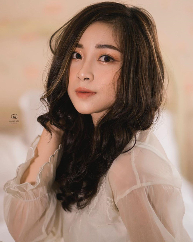 Theo tìm hiểu, lý do Nhật Linh theo đuổi ngành Mầm non vì cô chia sẻ cô rất yêu thích trẻ con.