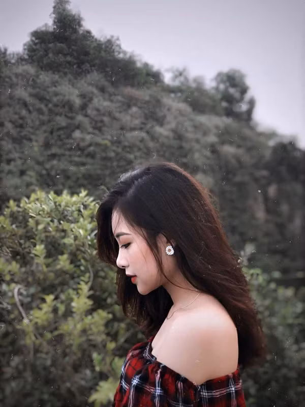 Sở hữu gương mặt với nhiều đường nét dễ thương, Nhật Linh gây thiện cảm cho nhiều người từ ánh nhìn đầu tiên.