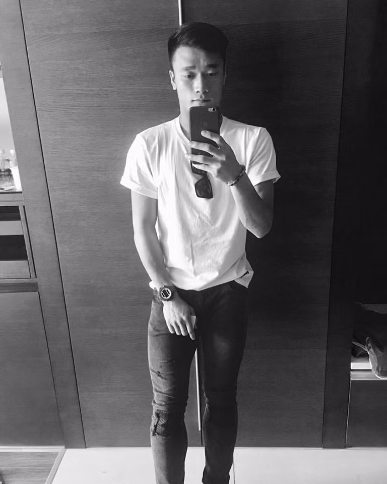 Từ những hình thức kinh doanh trên, cho thấy rằng việc kinh doanh kiểu ăn theo thành công của U23 Việt Nam này đang diễn biến rất khó lường. Mới đầu chỉ là tóc, quần áo, tài khoản kết bạn, sau này rất có thể là đồ vật cá nhân của các cầu thủ cũng sẽ bị đấu giá. Ảnh sử dụng trong bài: FBNV.