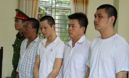 Nhom doi tuong chuyen cuop vang nhung nguoi phu nu o mien Tay