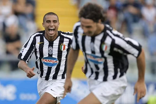 Cũng như Del Piero, Trezeguet cũng quyết định ở lại cống hiến cho Juventus. Anh đóng góp 15 bàn thắng sau 31 lần ra sân giúp Bianconeri nhanh chóng trở lại với giải đấu cao nhất xứ sở mỳ ống sau một năm rớt hạng.