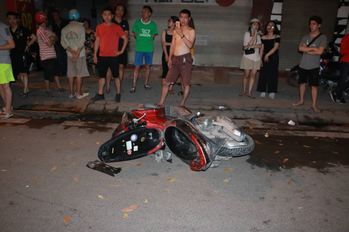 Toan canh vu “xe dien” gay tai nan o duong Lang khien 3 nguoi thuong vong-Hinh-4