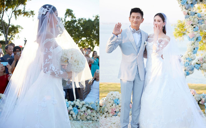 Người đẹp Lưu Thi Thi chọn váy cưới thương hiệu nổi tiếng Carven Paris của Pháp. Đây là chiếc váy được thiết kế riêng, ở cổ áo có thêu tên của nữ diễn viên. Chiếc váy satin màu trắng được trang trí bởi những hạt ngọc trai, do 20 thợ thủ công làm trong hơn 3 tháng.