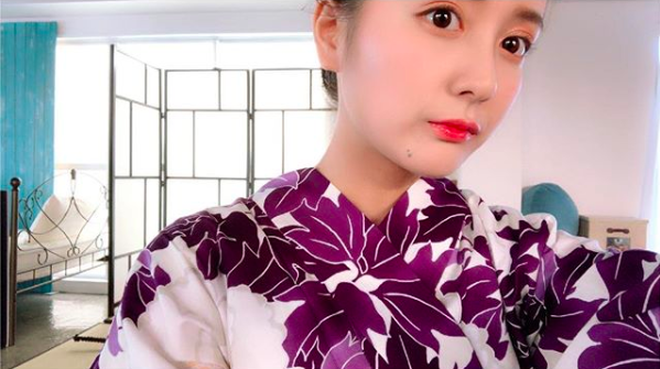 Ít ai biết rằng, ngoài thời gian rong ruổi trên xe, Kana cũng dành thời gian để xuất hiện với vai trò người mẫu và trở thành gương mặt đại diện cho hãng xe.