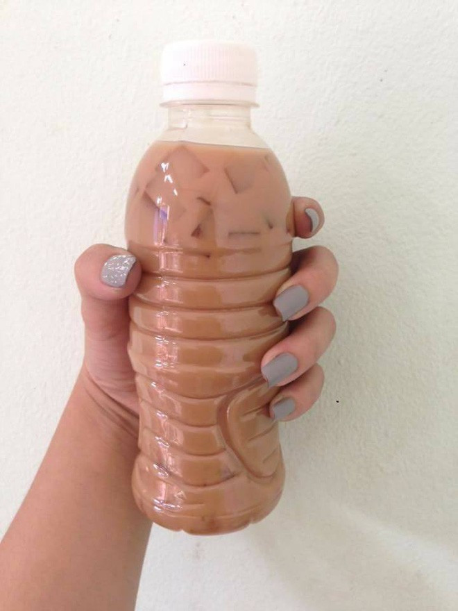 Thậm chí trước khi ra đi, anh chàng người yêu còn "phán" với Thuy Ngoc Nguyen rằng: "Tiền thì có mà không chịu ra đường trông có khác gì con nhà quê không?".