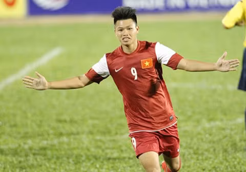 Việc HLV Park Hang-seo gọi Văn Thành lên nhằm thử hàng công của mình nhưng với thể hình không quá nổi trội thì cầu thủ của Hà Nội FC khó cạnh tranh được với 3 "gã khủng lồ" Anh Đức - Tiến Linh - Đức Chinh.