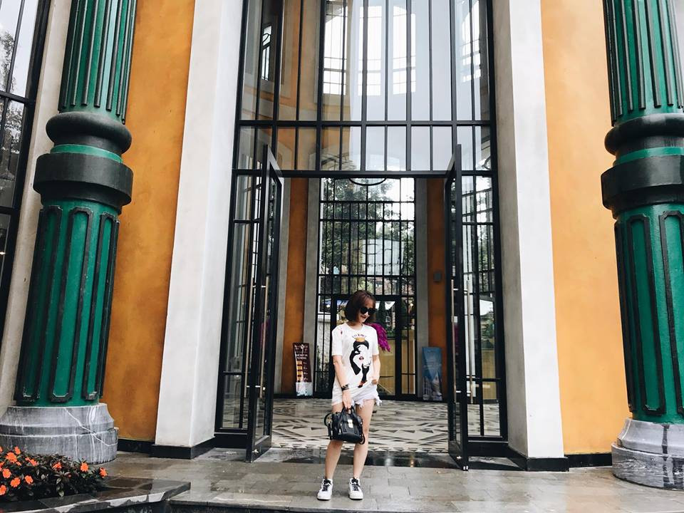 Không gian ấn tượng trong sảnh của tòa nhà là một điểm nhấn khó thể bỏ qua.