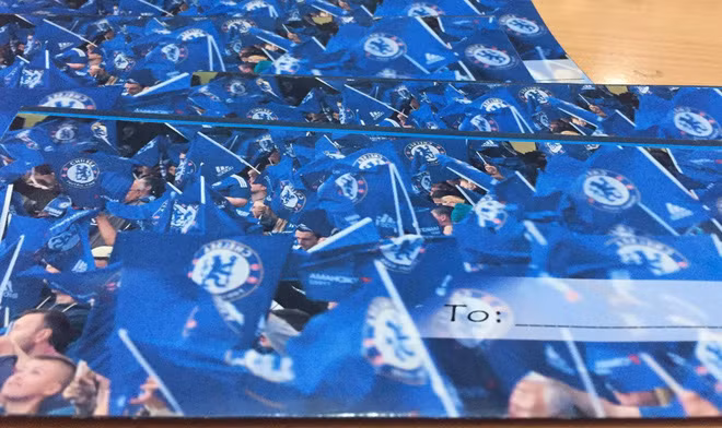 Chia sẻ về những ngày đầu mới gặp, cô dâu Thùy Dương nói rằng, ban đầu cả hai đều không có quá nhiều ấn tượng với người kia vì lúc ấy Dương đã có người yêu và Mạnh cũng có người thương trong lòng nên những câu chuyện ban đầu của cặp đôi cũng chỉ xoay quanh chuyện trái bóng.