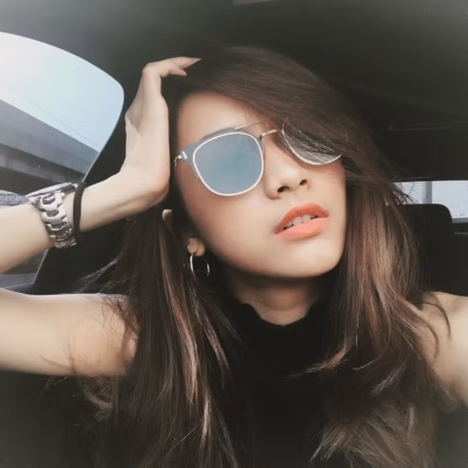 Được biết, Benazit Pianrak hiện người mẫu tự do tại Thái Lan và nhận được rất nhiều lời mời cộng tác từ các hãng thời trang cho đến các nhiếp ảnh gia danh tiếng. Ảnh trong bài: Instagram nhân vật.