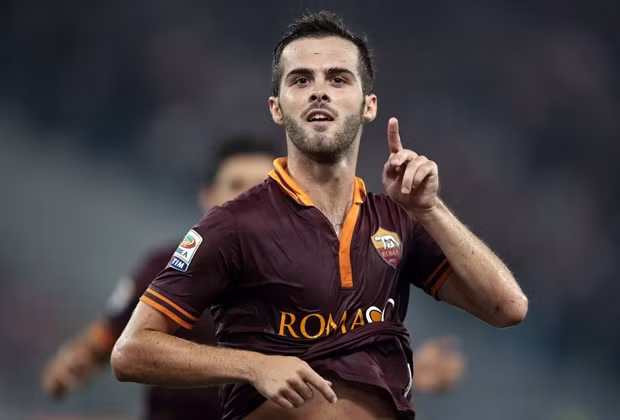 Xếp thứ 3 trong danh sách những cầu thủ sút phạt tốt nhất châu Âu đó chính là Miralem Pjanic (Roma) với 9 bàn thắng trong 104 trận đã đấu, tức là trung bình cứ 11,6 trận thì cầu thủ này sẽ có bàn thắng trên chấm sút phạt.