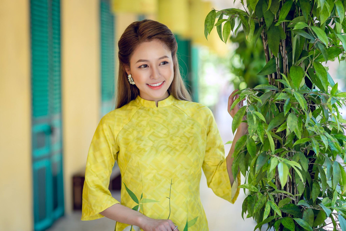 Sắp tới, cô nàng tích cực tham gia các hoạt động nghệ thuật như đóng phim, đóng MV ca nhạc...