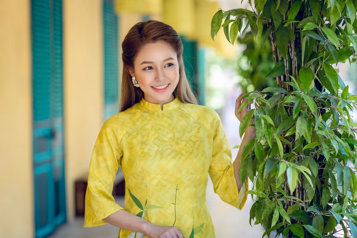 Sắp tới, cô nàng tích cực tham gia các hoạt động nghệ thuật như đóng phim, đóng MV ca nhạc...