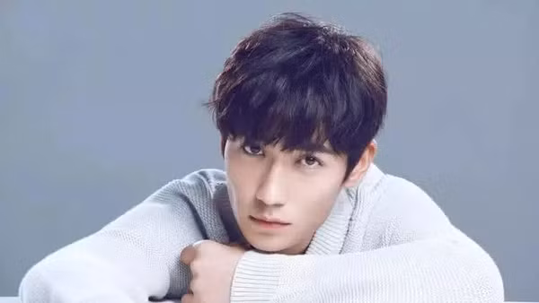 Van nan thong tin ca nhan cua minh tinh Hoa Ngu bi buon ban khap noi