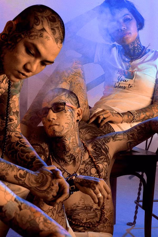 Với những người đam mê nghệ thuật xăm thì với họ mỗi hình xăm trên cơ thể của họ đều mang một ý nghĩa riêng. Mỗi hình một màu, một sắc thái, tất cả tạo nên sự đa dạng, chồng chéo đầy phức tạp như chính nội tâm của họ giữa bộn bề cuộc sống.