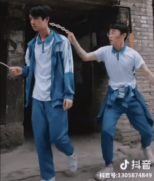 Những chiếc kẹp với khả năng “búng xa” như thế này từng là thứ mà nhiều người trẻ dùng để chọc phá bạn bè