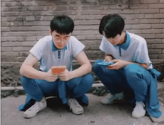 Ngày xưa đứa trẻ nào mà sở hữu máy có trò chơi bắn cá hay xếp gạch cầm tay như thế này là coi như tha hồ "lên mặt" với bạn bè.