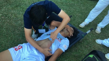 Về tình hình chấn thương của Văn Pho, các bác sĩ tại bệnh viện Gia Lai đã kết luận rằng cầu thủ này bị đa chấn thương phần mềm vùng ngực trái và thắt lưng trái. Anh luôn bị tổn thương bầm dập rất nhiều, thở khó khăn, giai đoạn đầu đang sưng tấy nên chưa đánh giá kỹ về xương sườn. Về cơ bản là 3 tuần tới chưa thể bình phục được.