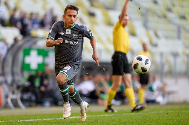 Món nợ lứa U19 Việt Nam của Xuân Trường và Công Phượng chưa được trả vậy nên, lần này các cầu thủ trên kì vọng sẽ nhờ các đàn em U23 làm được điều này.