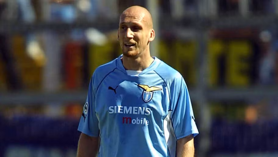Jaap Stam từng bị dương tính với doping sau khi cập bến Lazio từ Man United. Hậu vệ người hà lan này đã bị treo giò 5 tháng và sau đơn kháng cáo thì án phạt cuối cùng của của cầu thủ này là 4 tháng.