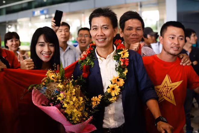 Tại giải U19 châu Á diễn ra ở Bahrain, ĐT U19 Việt Nam giành hạng 3 chung cuộc sau khi thua ĐT U19 Nhật Bản tại vòng bán kết. Với kết quả như trên các cầu thủ của HLV Hoàng Anh Tuấn đã đoạt vé dự giải U20 World Cup 2017 tại Hàn Quốc.