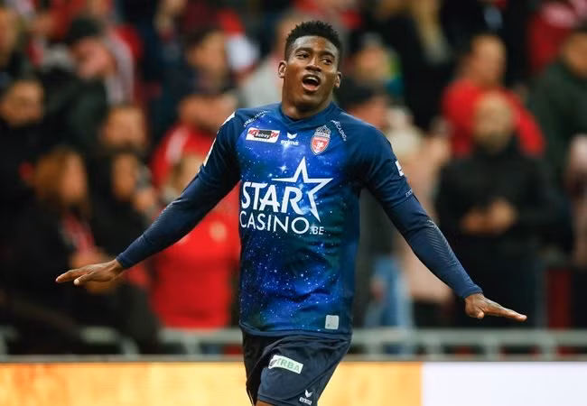 Trên trang chủ của mình, Liverpool chính thức thông báo để tiền đạo Taiwo Awoniyi gia nhập Mainz 05 theo dạng cho mượn đến hết mùa 2019/20. Đây đươc xem là phương án tốt nhất cho sao mai người Nigeria khi anh không có nhiều cơ hội cạnh tranh suất đá chính.