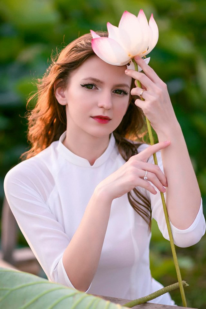 Nữ DJ Ukraine này từng khiến dân mạng chú ý hồi tháng 4 năm nay vì vẻ ngoài đẹp tựa búp bê.