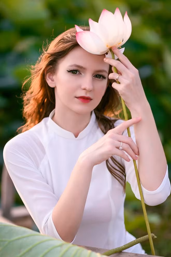 Nữ DJ Ukraine này từng khiến dân mạng chú ý hồi tháng 4 năm nay vì vẻ ngoài đẹp tựa búp bê.