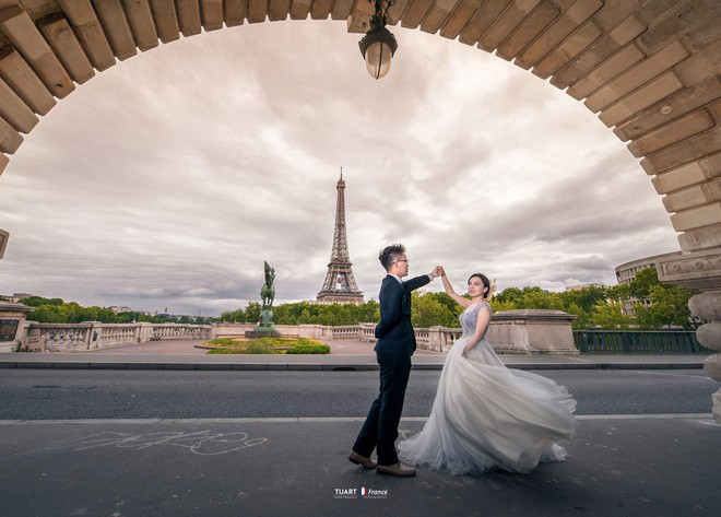 Trong thời buổi hiện đại, để có được bộ ảnh cưới ấn tượng không phải là chuyện quá khó nhưng để có loạt ảnh đẹp mỹ mãn do chính tay cô dâu chú rể chuẩn bị từ A đến Z như thế này thì quả là một kì tích.