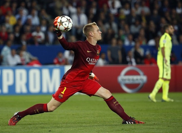 Số lần ra sân của cầu thủ này chỉ được đếm trên đầu ngón tay và chỉ có ở Champions League. Trong khi đội bóng xứ Catalan thì không cần sự phục vụ của thủ môn người Đức thì các đại gia khác của bóng đá thế giới như Liverpool, Man City thì đang thèm khát.