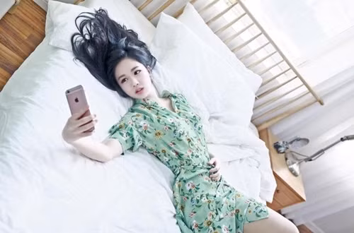 Cùng ngắm nhìn vẻ đẹp của cô giáo trẻ bí ẩn Hàn Quốc chẳng thua kém sao điện ảnh. Ảnh trong bài: Dotne.me.