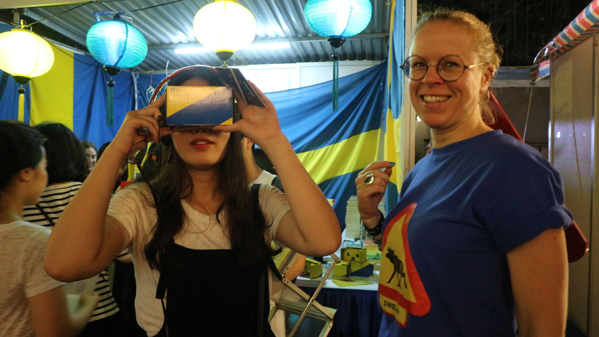 Tại sự kiện này, sẽ có một buổi hòa nhạc do nghệ sĩ violon Bùi Công Duy và Dàn nhạc các nghệ sĩ nhạc cổ điển Việt Nam biểu diễn, với những tác phẩm lãng mạn của các nhà soạn nhạc châu Âu như: Wolfgang Amadeus Mozart, Fritz Kreisler, Peter Warlock, Frederic Chopin và Ludwig Van Beethoven.