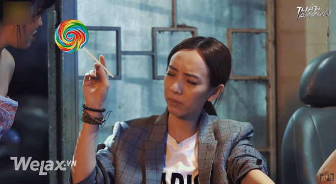 Đa phần, hút thuốc lá vô cùng có hại cho sức khỏe và không nên được tuyên truyền, quảng bá dưới bất kì hình thức nào nhưng luật cấm này sẽ ảnh hưởng tới rất nhiều việc tạo hình ảnh "ngầu", cá tính của từng nhân vật.