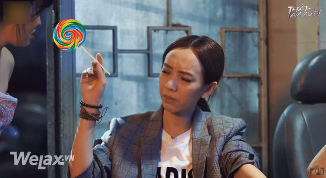 Đa phần, hút thuốc lá vô cùng có hại cho sức khỏe và không nên được tuyên truyền, quảng bá dưới bất kì hình thức nào nhưng luật cấm này sẽ ảnh hưởng tới rất nhiều việc tạo hình ảnh "ngầu", cá tính của từng nhân vật.