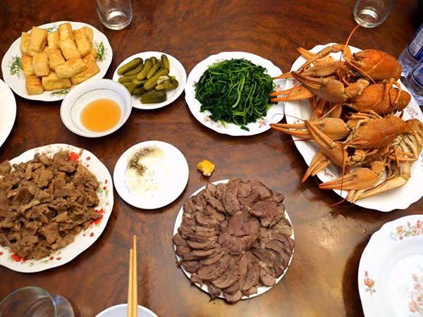 Rất nhiều món ăn thân thuộc nơi quê nhà đã được làm để thiết đãi những người hùng đã đưa Futsal Việt Nam vào VCK Futsal World Cup 2016 được tổ chức tại Colombia vào tháng 9 tới.