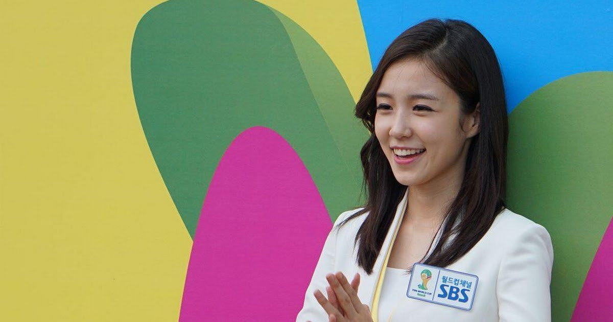 Sau gần 5 năm trong nghề, Jang Ye Won trở thành một trong những nữ phóng viên thể thao được mến mộ nhất của nhà đài thuộc top 3 Hàn Quốc. Ngoài phong cách dẫn tươi trẻ, nhiều năng lượng, 9X còn gây chú ý bởi ngoại hình trẻ trung, giọng nói lôi cuốn và phong cách thời trang thanh lịch.