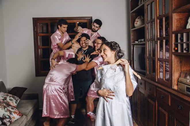 Cùng ngắm nhìn những bức ảnh vui trong bộ ảnh phù dâu đặc biệt của cô gái 24 tuổi đến từ Brazil là Rebeca. Ảnh sử dụng trong bài: B.P