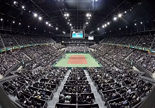 Hàng năm, sân Ahoy Rotterdam là nơi diễn ra giải quần vợt trên mặt sân đất cứng ATP Amro World Tennis Tournament.
