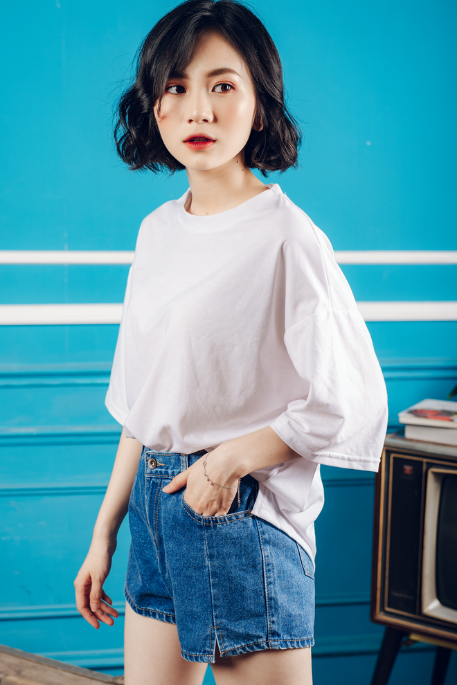 Nhờ việc xinh đẹp, Phương Anh được khá nhiều nhãn hàng săn đón nhưng cô bạn này cho biết sắp tới mình sẽ chỉ chú tâm vào việc học chứ chưa nghĩ tới việc bước chân vào con đường nghệ thuật.