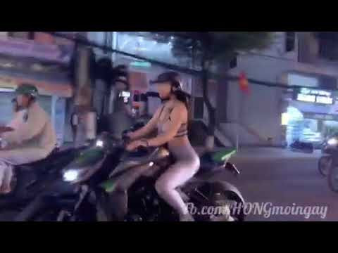 Theo Nguyên, đối với các chị em phụ nữ khác, bất lợi chính của việc đi xe phân khối lớn là nó quá nặng. Còn cô do tập gym thường xuyên nên có sức khỏe và thể lực để đi.